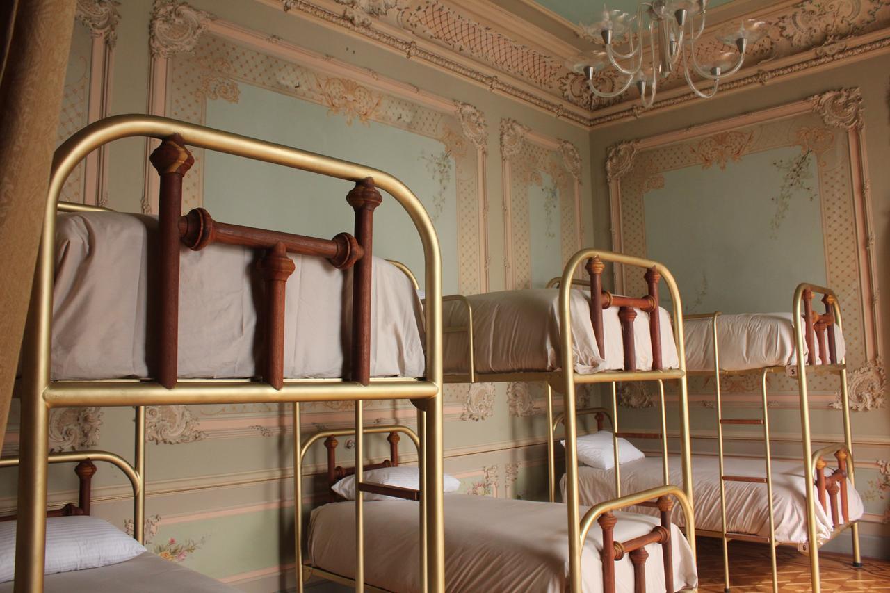 Leonora Hostal Puebla Bilik gambar
